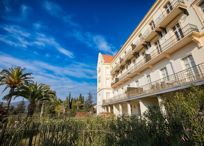 Tropez, De Prestige شقة