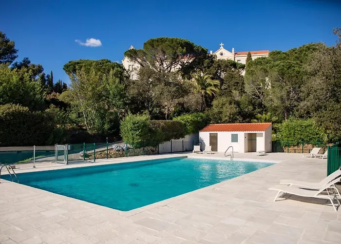 Tropez, De Prestige شقة